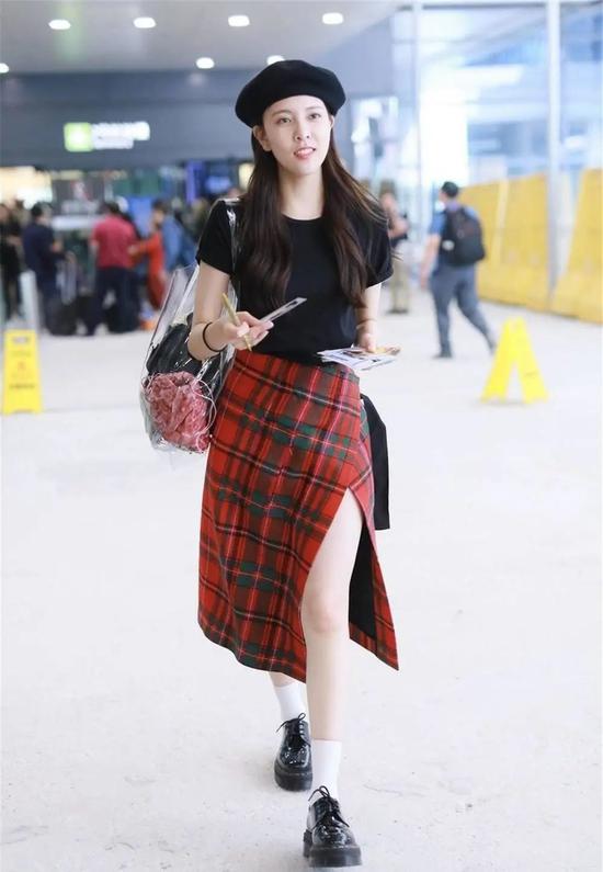 如何打破冬季穿搭的沉闷感,夏天怎么穿衣打破平庸感