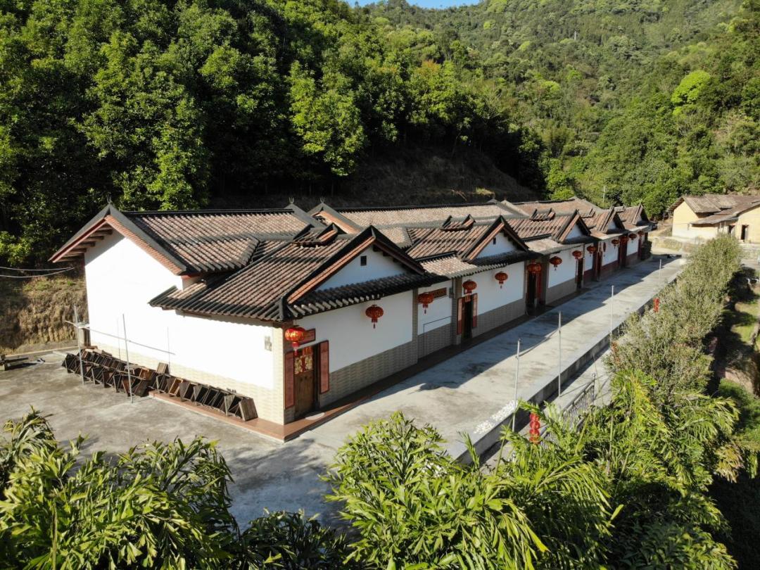 太美了！鼎湖这条宝藏级徒步线路，现在去刚刚好！