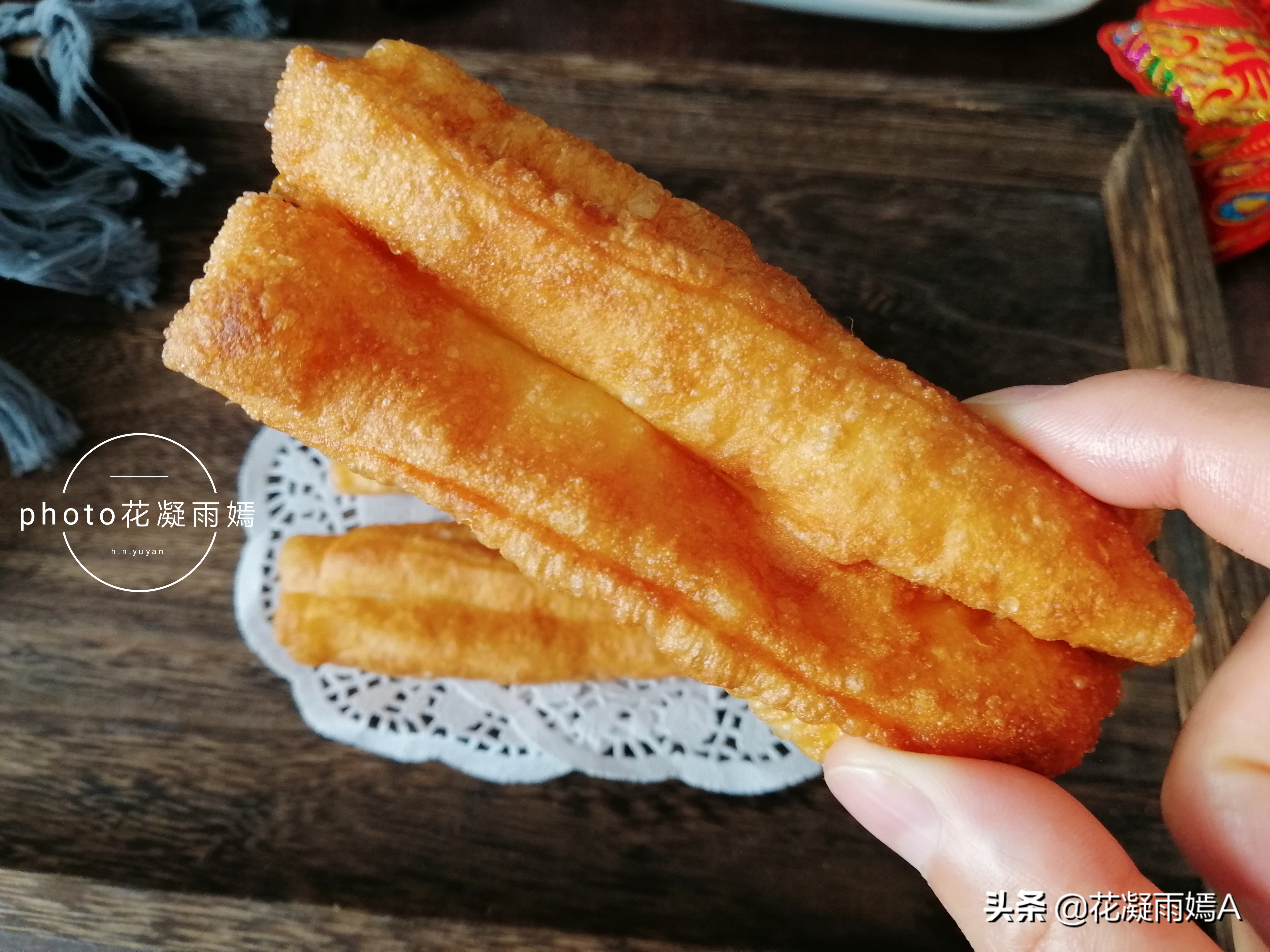 做好的油条摆摊怎么出摊,油条最简单的做法只用面粉鸡蛋