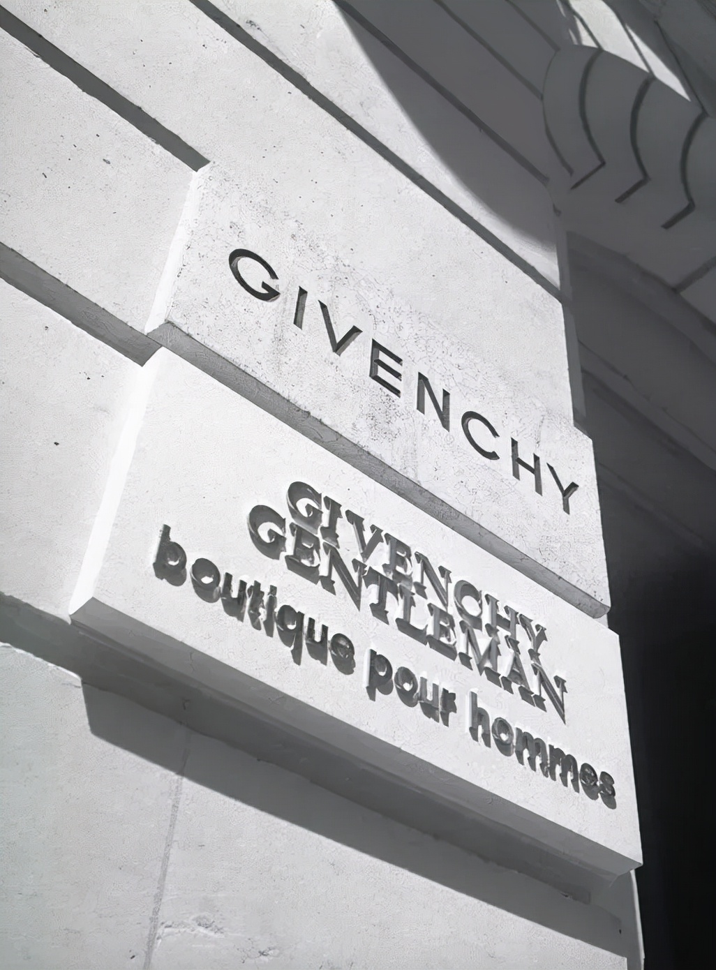 纪梵希大师,纪梵希一生执着于什么风格