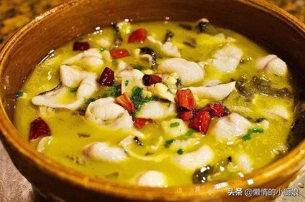 草鱼肉片怎么做最好吃又嫩,草鱼最好吃做法香嫩爽口汤汁浓厚