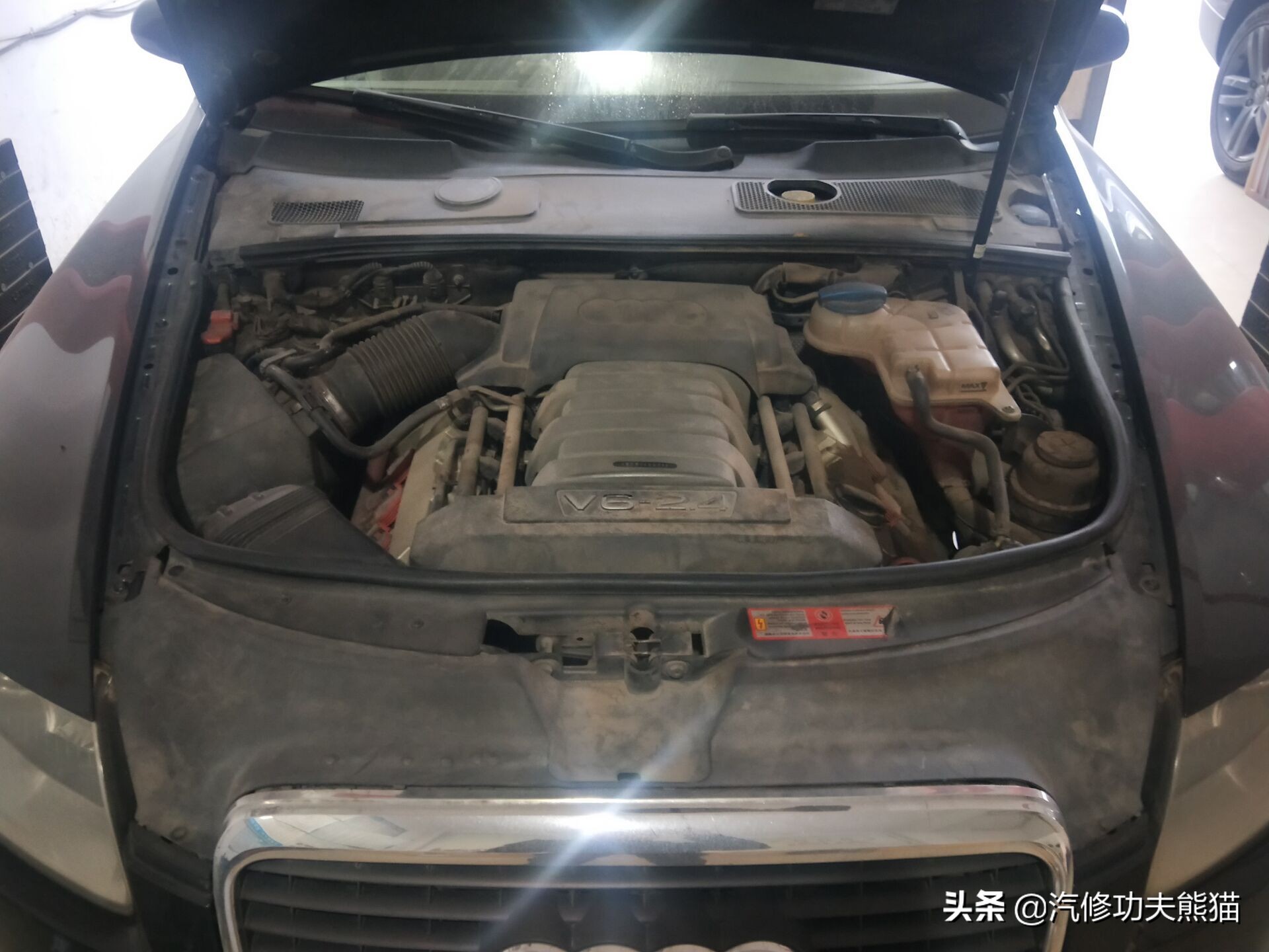 16款奥迪a6l2.5自吸发动机漏油,奥迪a6l2.4免拆烧机油处理靠谱吗
