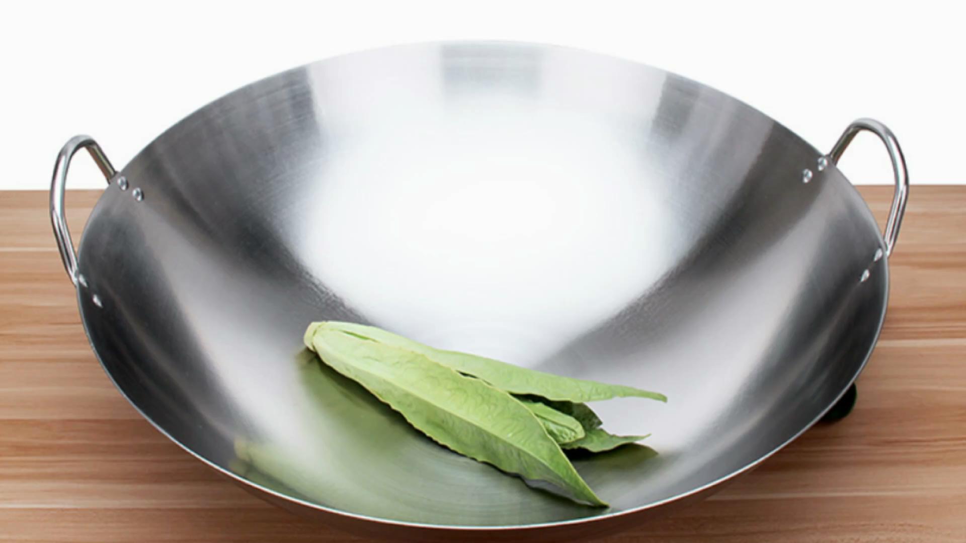 新铁锅不要直接用大厨教你开锅,新买的铁锅开锅不要猪肉