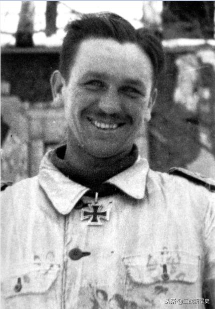 邋遢小伙变身帅气型男片段,邋遢大叔重生后变成肌肉型男