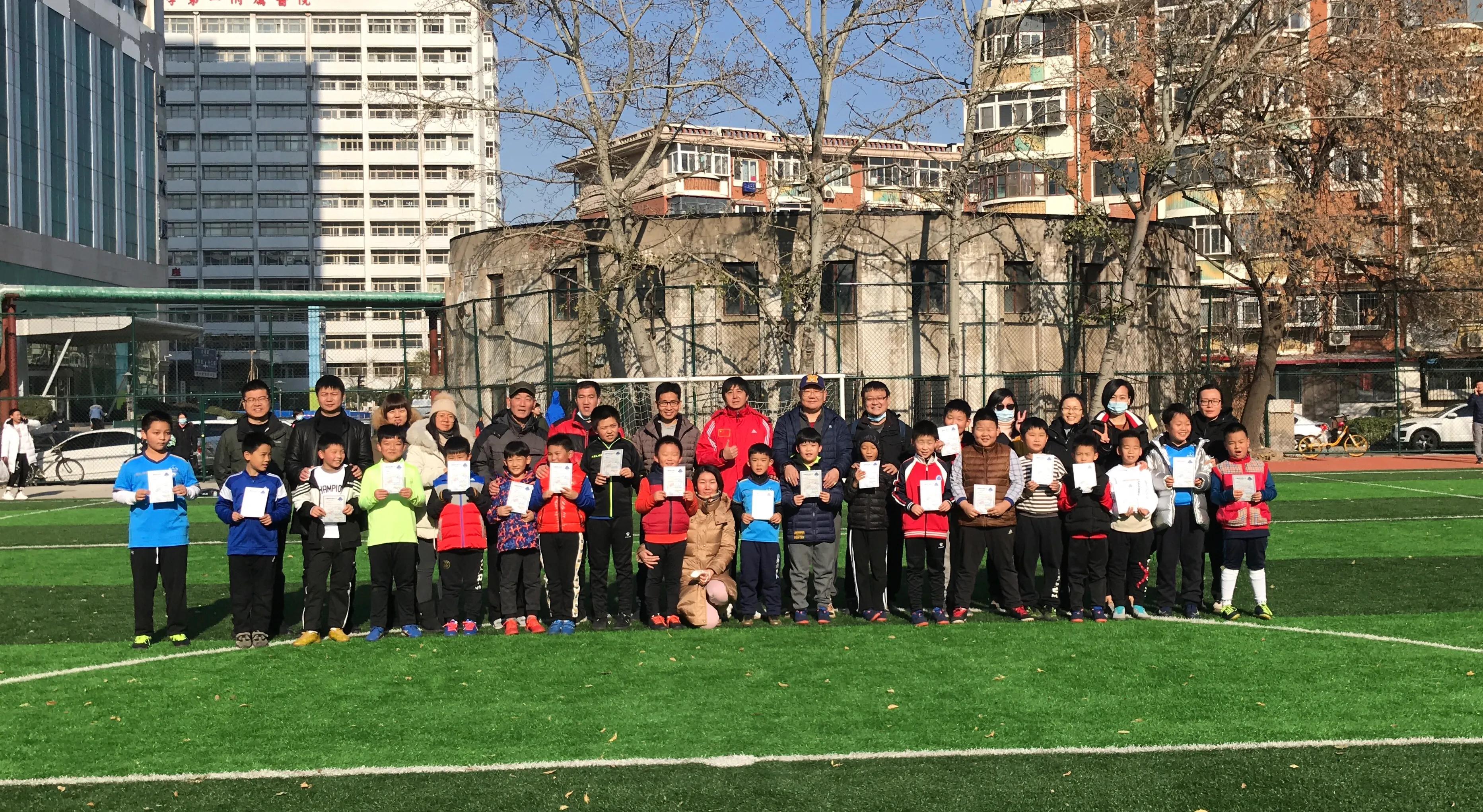 我和足球的故事绘画,我和足球的故事