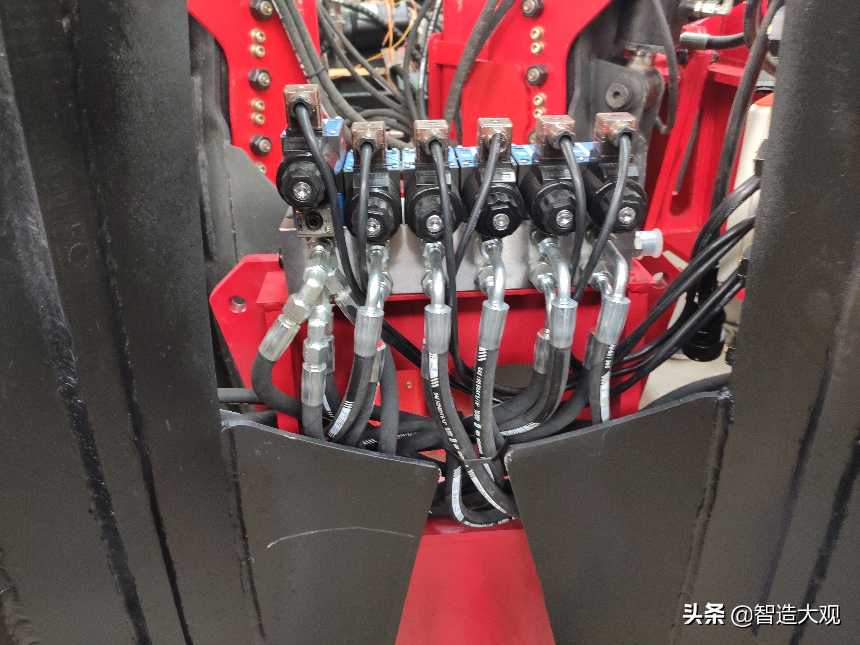 挖树移栽机视频大全,挖树种树机