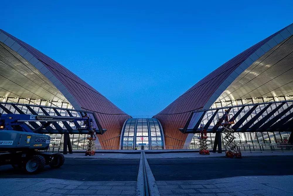 狂砸800亿的北京大兴机场终于完美面世,厉害了,我的国