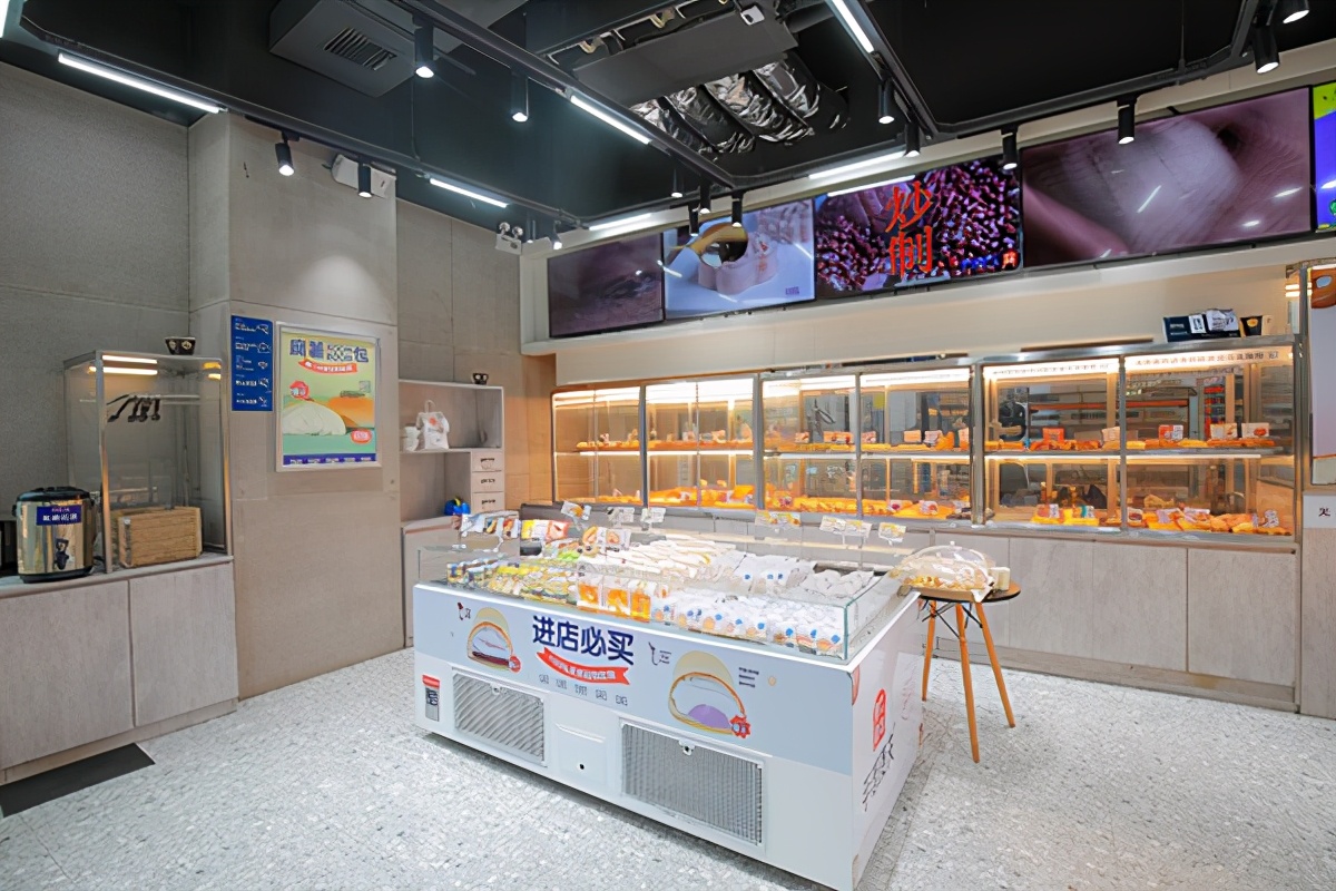 中专毕业，从打工到月入7K的名企店长，看90后的他如何逆风翻盘