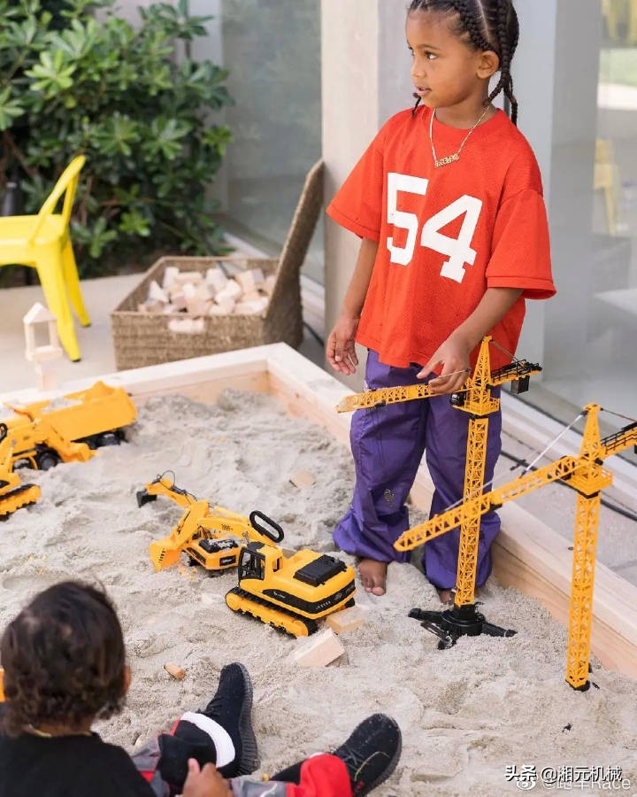 金卡戴珊路虎,金卡戴珊买豪车