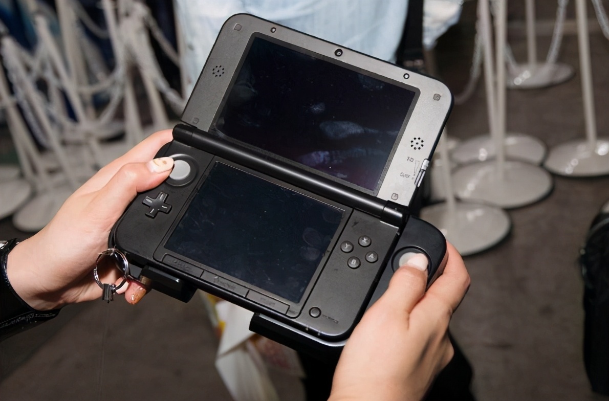 用ns玩我的世界,用joycon玩吃鸡