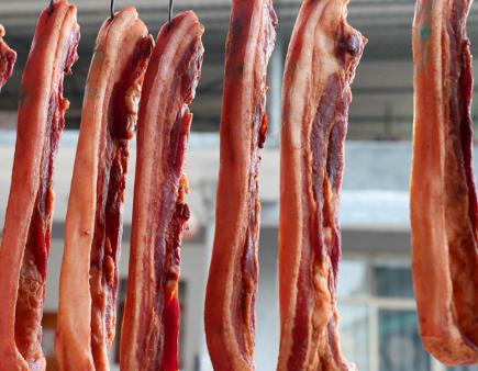 腊肉炒芹菜腊肉太咸咋办,腊肉太咸怎样快速变淡