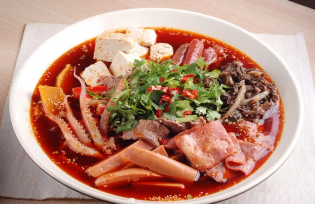 冒菜和麻辣烫的区别在哪里,冒菜和麻辣烫有什么不一样