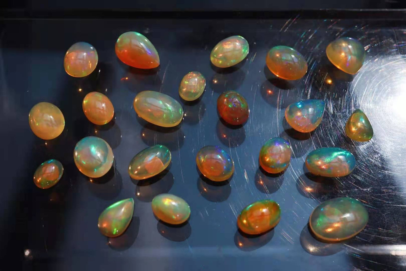 欧泊是什么宝石价格多少,欧泊是贵重宝石吗