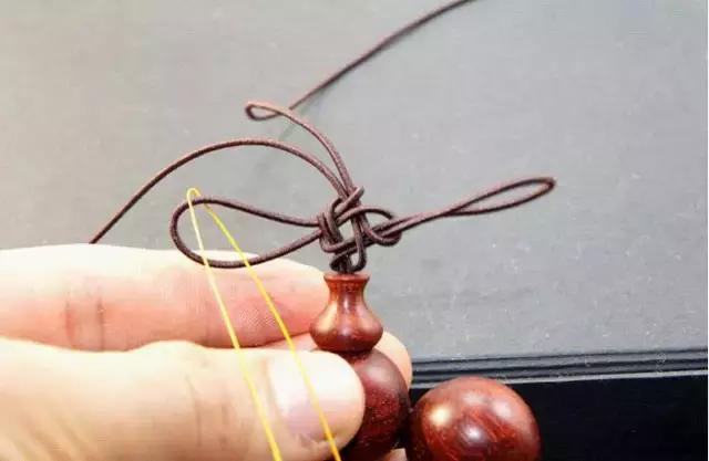 手串伸缩加珠绳打结法,单绳一珠一结打结法