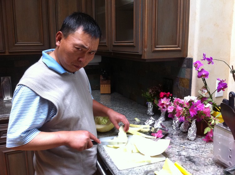 他生于江西，名校毕业，身价超100亿，却40岁就退休了，为啥