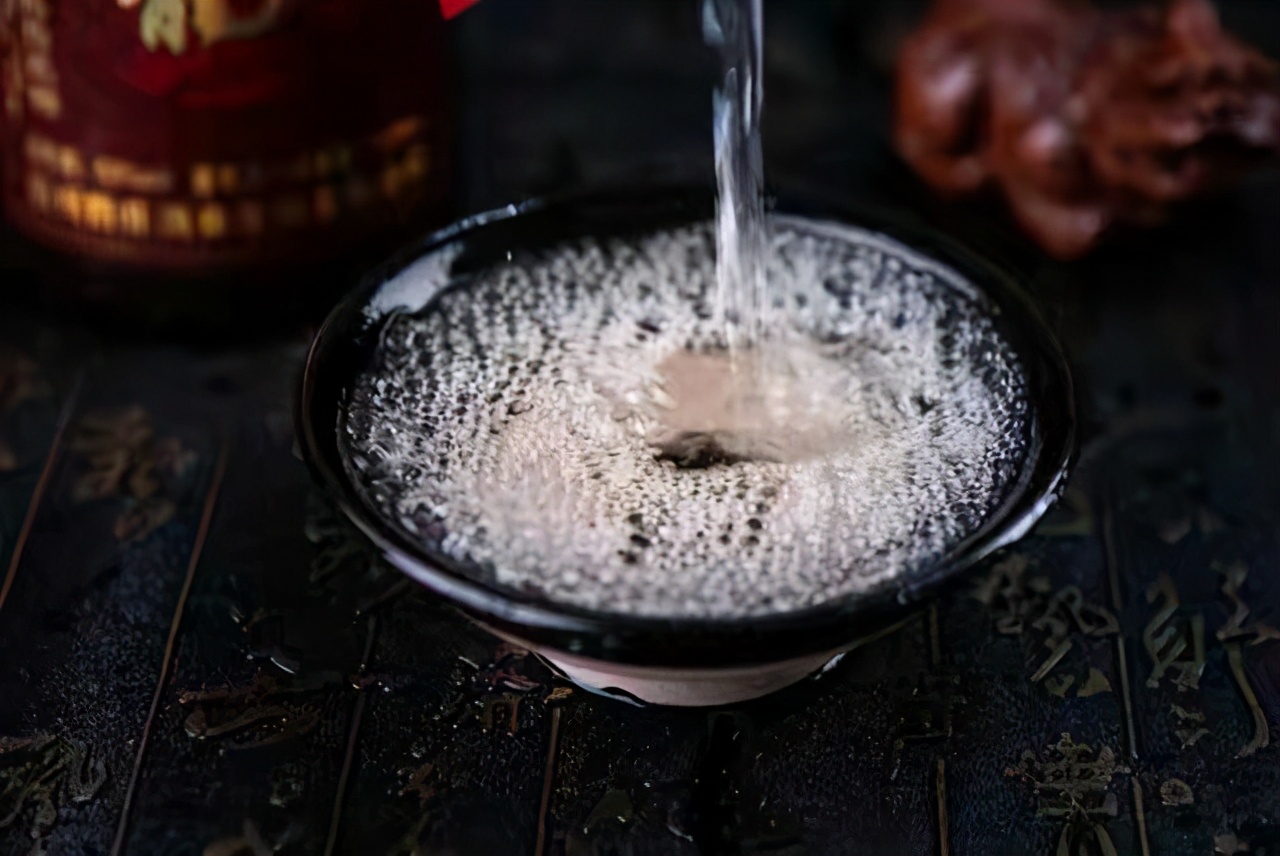 如何做酱香白酒代理赚钱,酱香白酒品牌推荐怎么代理