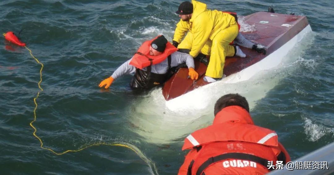 船沉没该如何逃生,船如何避免倾覆