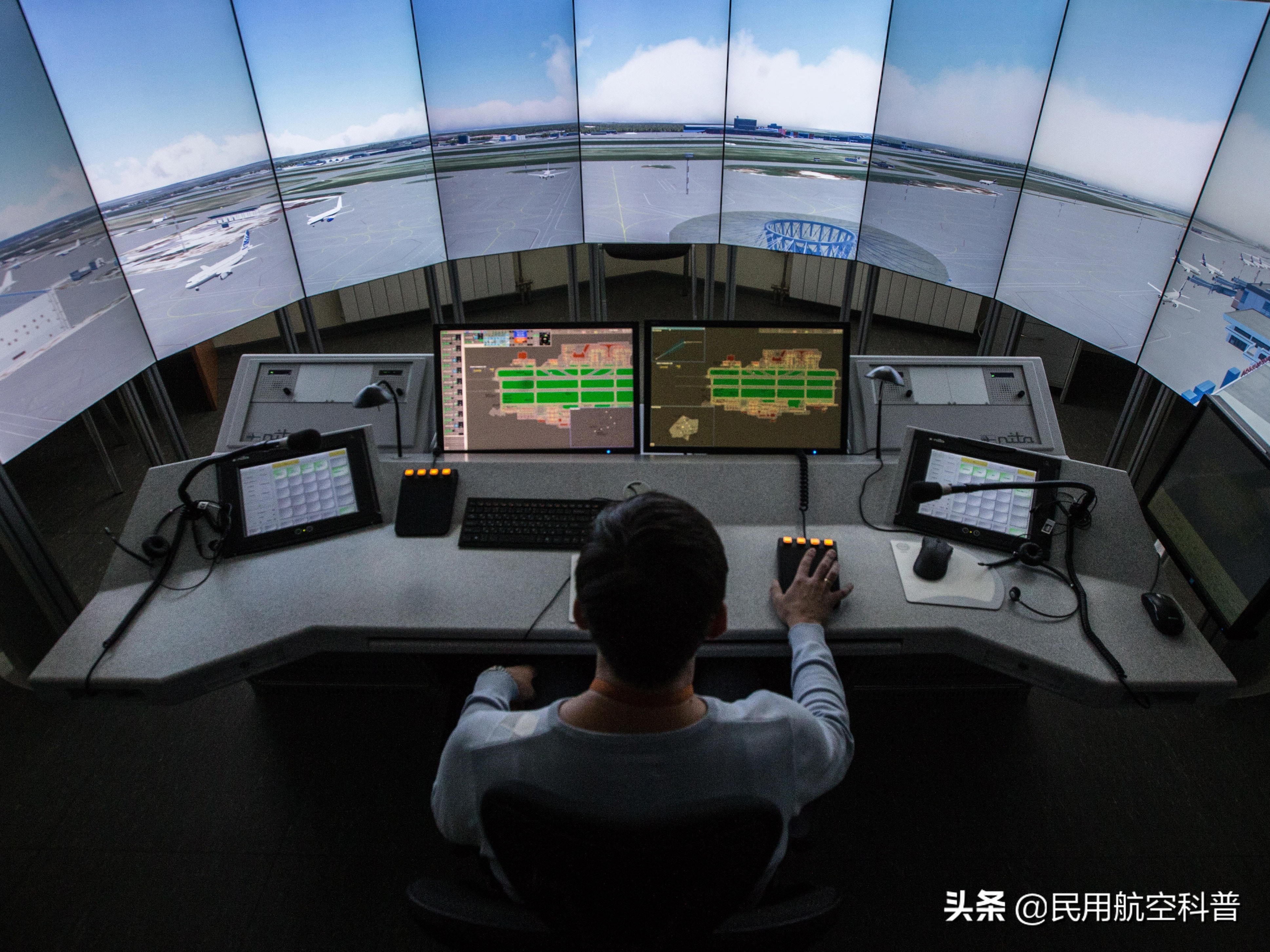 深度解读｜能决定你的航班按时起飞的人——签派员