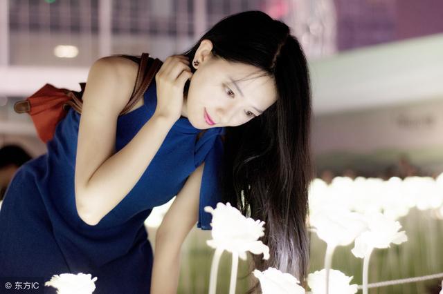 小说：丈夫身边隔三差五换女伴，她起初会心痛，到最后只剩麻木