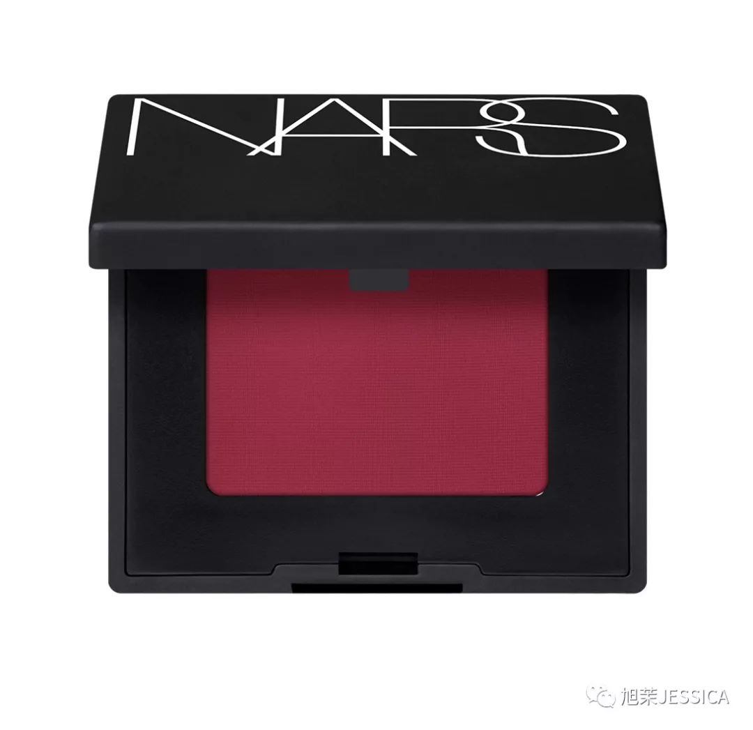 RedChic!枣红色妆品冬日出击