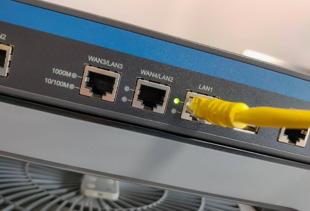 企业路由不为人知的功能：自动吸粉、上网监控、多宽带合并