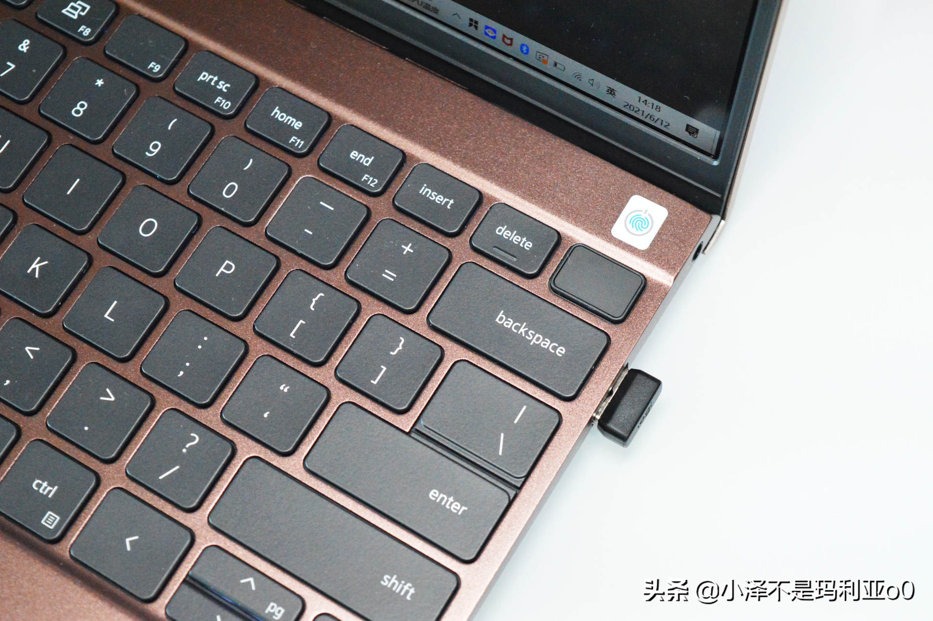 桌面好物分享学生党,罗技popkeys键盘套装