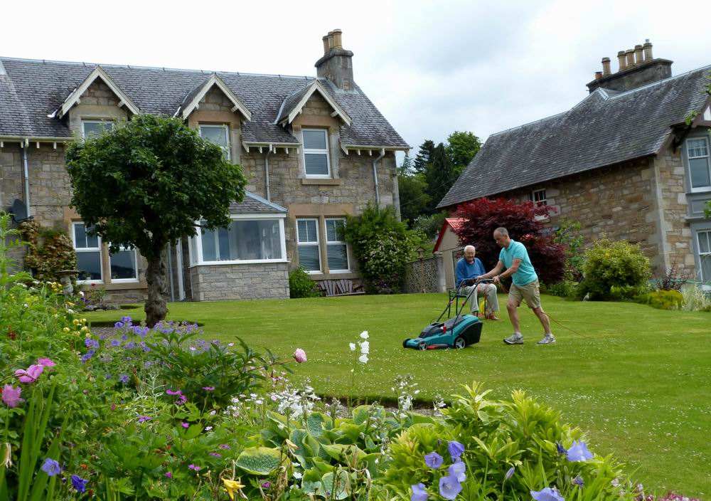 医院是不是真正检验人心的地方,医院就是一个揭露人性的地方