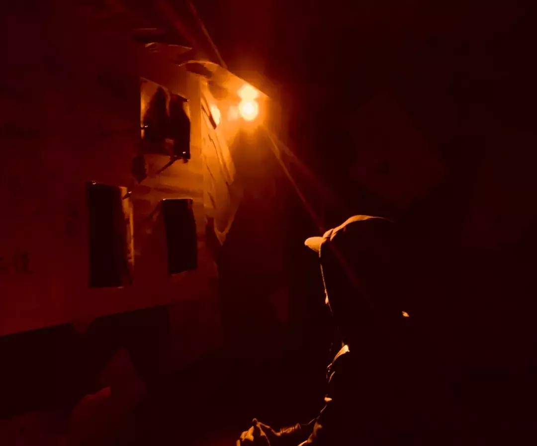 创业故事一个90后的千万富翁之路,90后白手起家创业故事案例