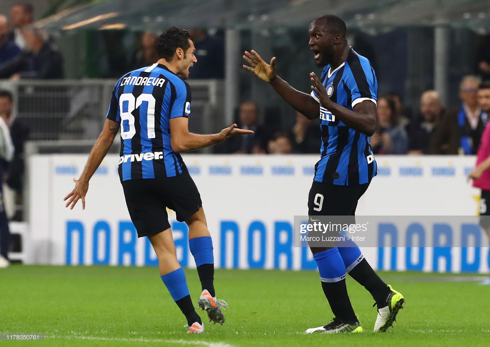 FIFA20坎德雷瓦完美传中好似贝克汉姆附体,卢卡库爆射尤文球门