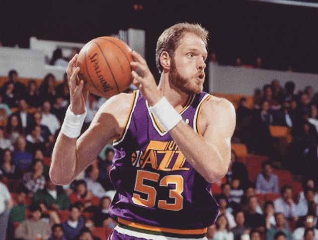 场均5.56帽！NBA又一大神去世！他的站帽太经典了