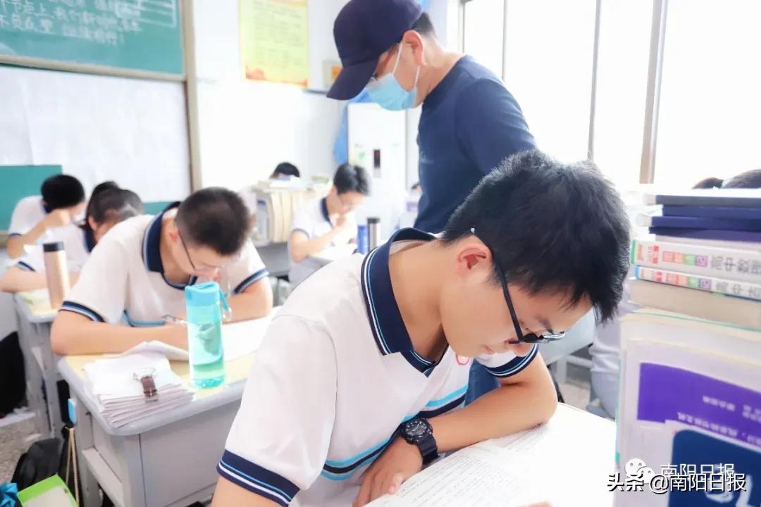 南阳油田第一中学2001级,南阳市油田第一中学评分