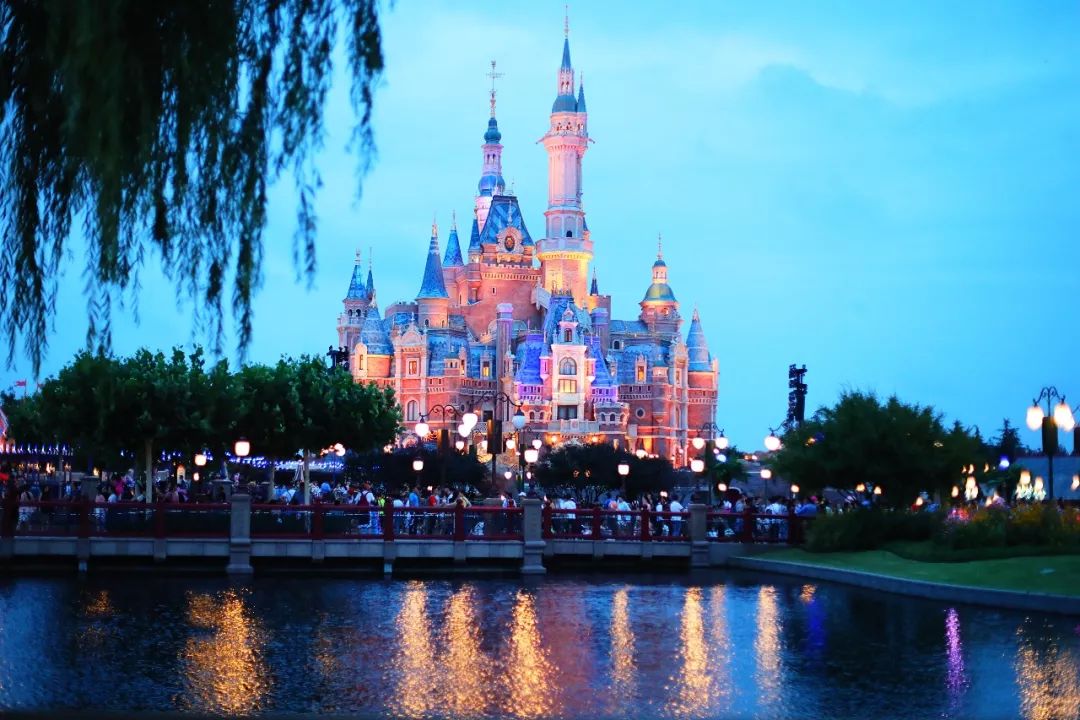 暑假两个人去北京五六天2000够吗,暑假两个人去青岛多少费用