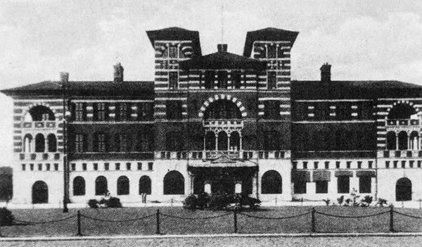 泪崩！1年1张，百年上海，老底子上海人都看哭了！