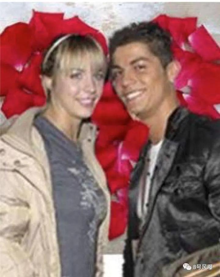 她们还在名媛群拼单，这位柜姐已经收服了世界顶级海王