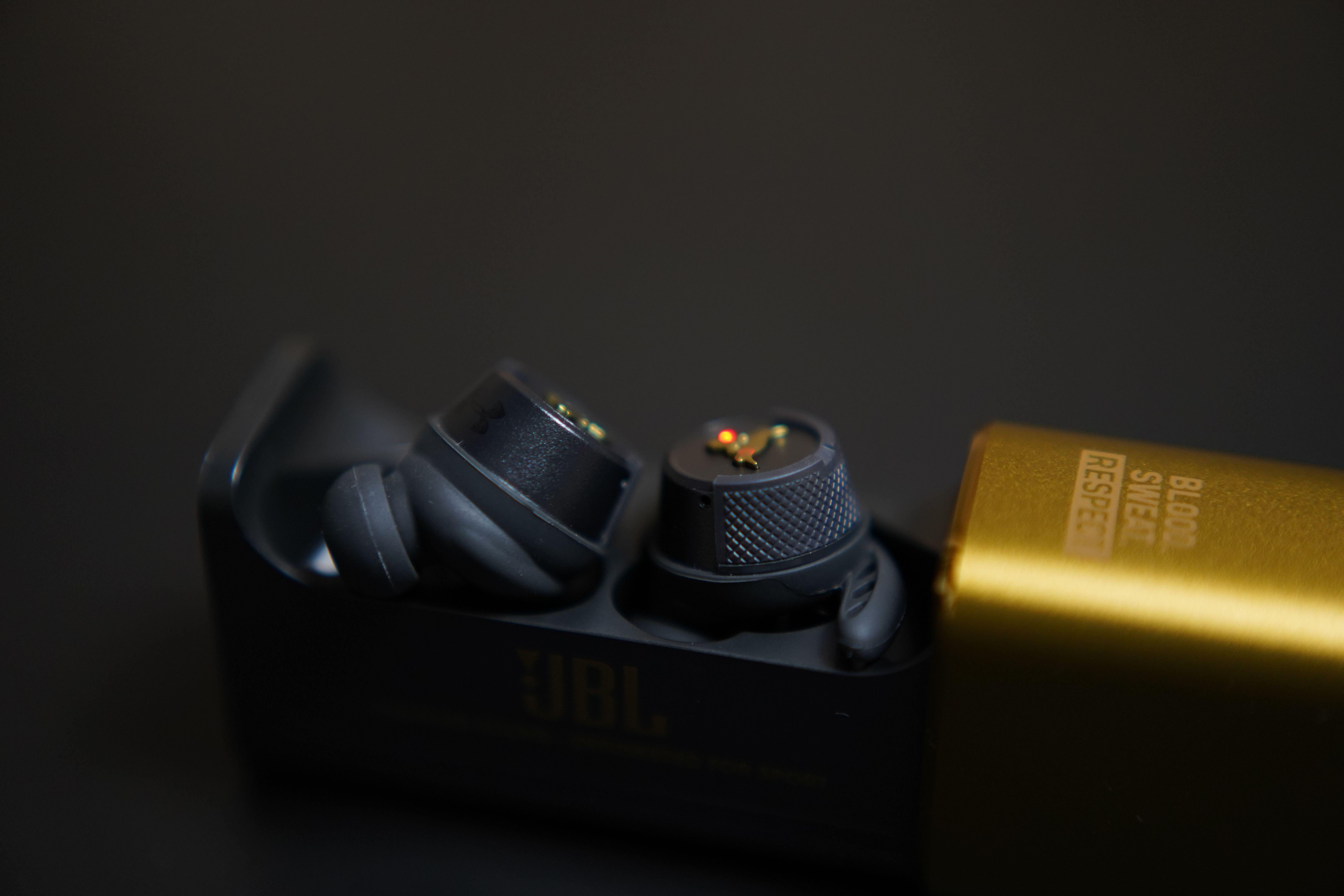 jbl小金盒一代测评,jbl小金盒耳机测评