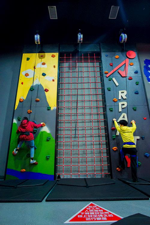 蹦床乐园乐动魔鬼滑梯,室内蹦床滑梯游乐场