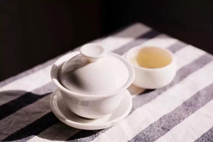 想让盖碗不烫手教你几招,盖碗到底怎么才不烫手