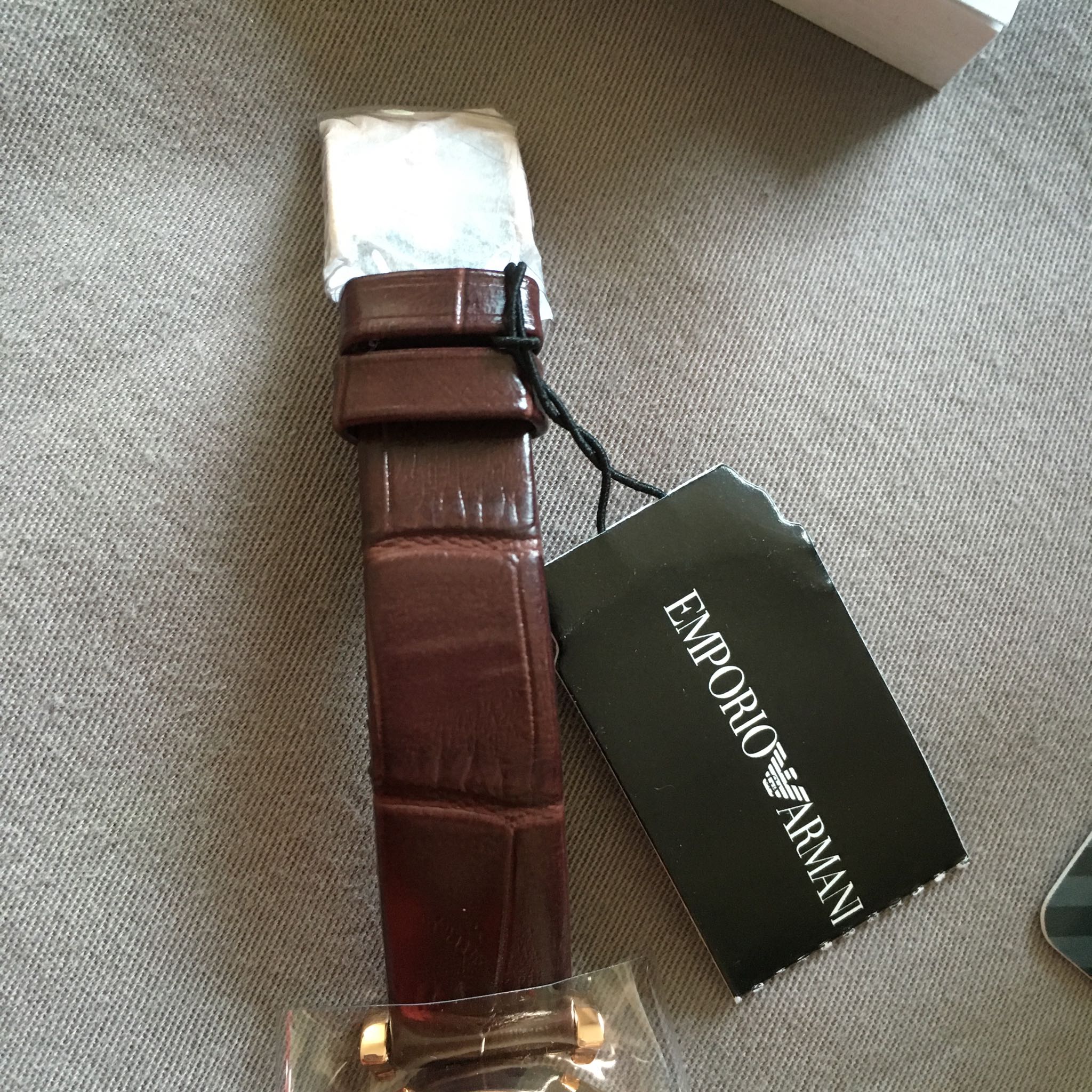 阿玛尼女士手表官方表带,阿玛尼手表怎么样