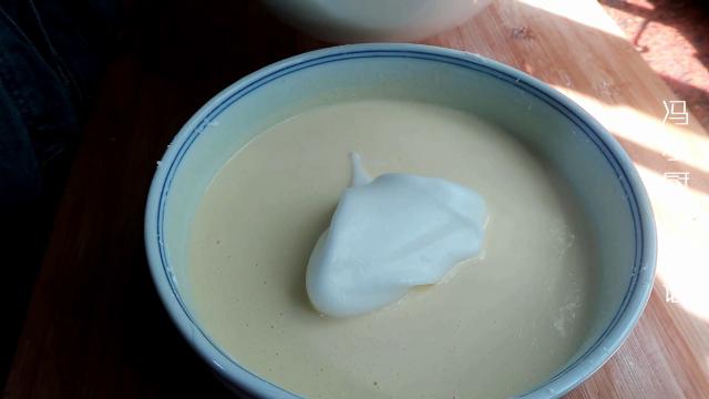 做好的电饭锅蛋糕怎么会回缩,电饭锅蛋糕回缩