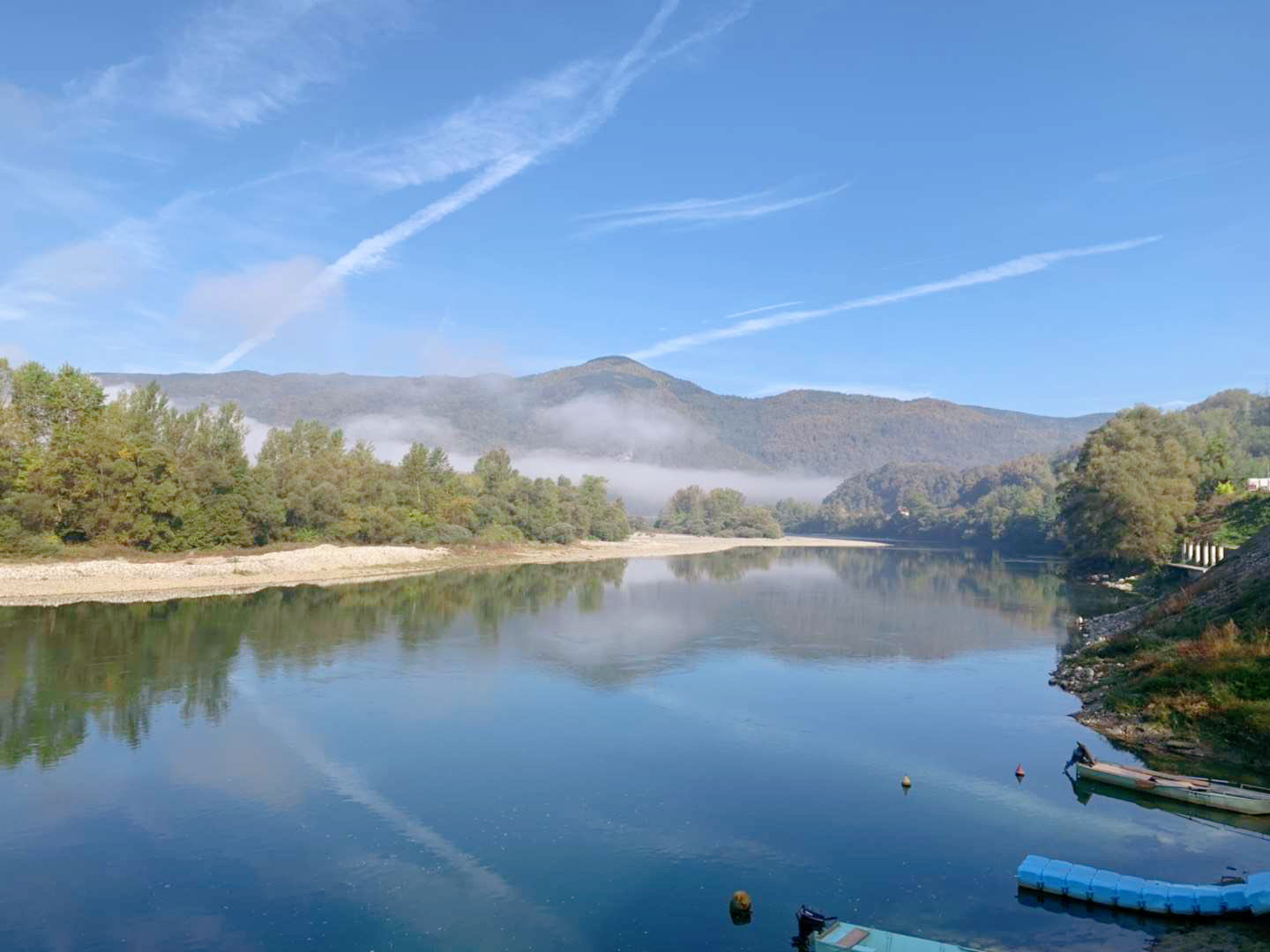足球少年的小木屋很酷、“圣诞小镇”的秋天很美