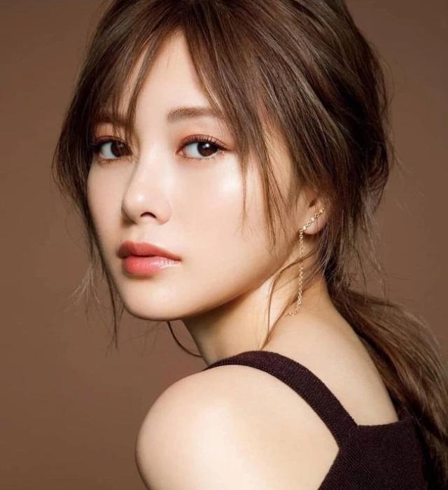 眼影怎么涂好看又自然新手教程,眼影该怎么涂才好看