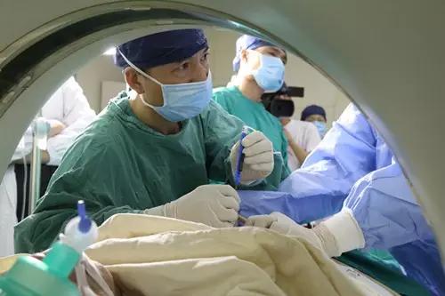 上海市一医院肿瘤中心施行沪上首例“纳米刀”治疗胰腺癌手术