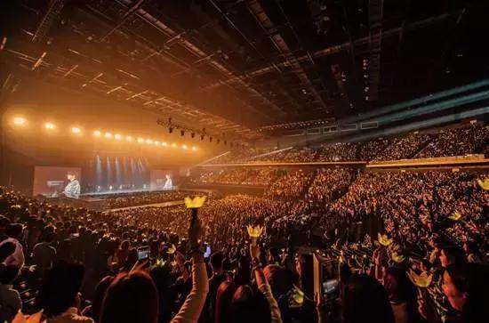 从Bigbang谈起|追星少女：有的爱像大雨磅礴，依然相信彩虹