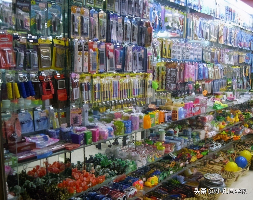 二元店赚钱吗,2元店挣钱吗一年赚多少钱