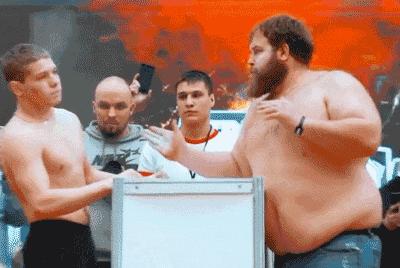 俄罗斯硬核扇脸比赛,不愧是战斗民族吵架差点要命