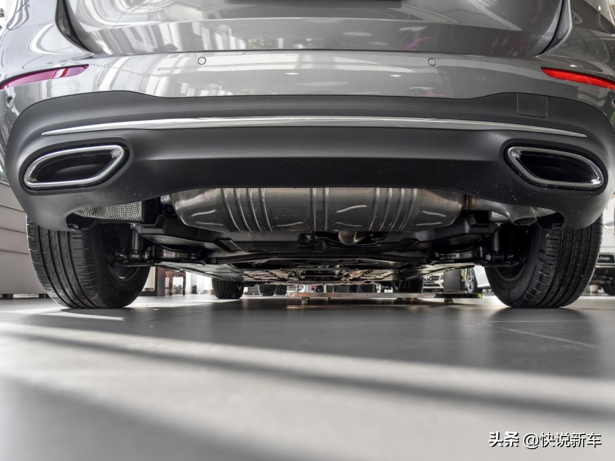 奔驰便宜好看空间大点适合女生,价格比较便宜实用的奔驰