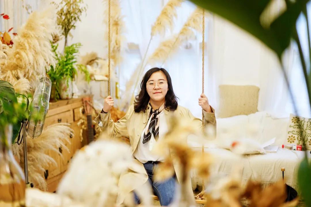 成都两个小姑娘开的老房子花艺杂货铺，外地游客不远千里专程打卡