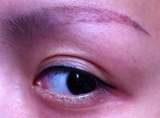 女生纹眉明显不好看,不会画眉的到底要不要去纹眉