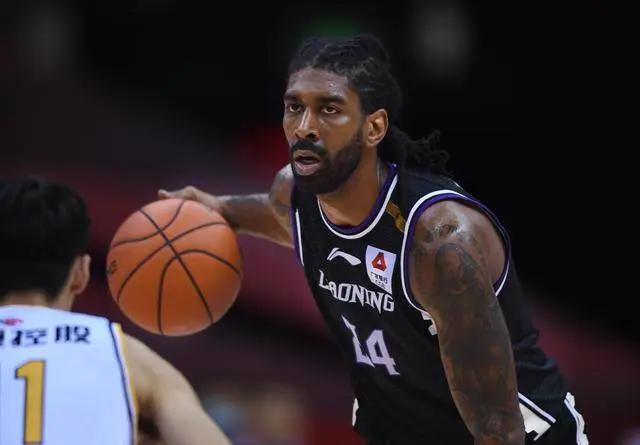 辽宁男篮战胜青岛换帅后首场新闻,辽宁换帅贺天举