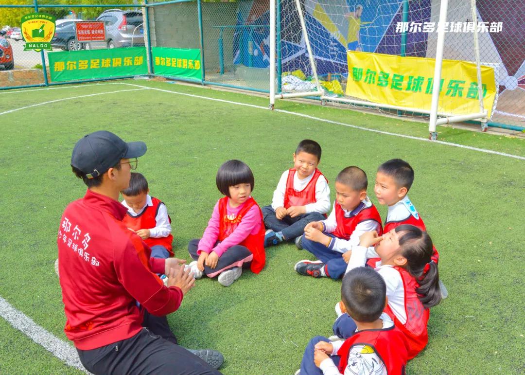 亲子足球联赛幼儿园,昌邑区幼儿园小班亲子活动